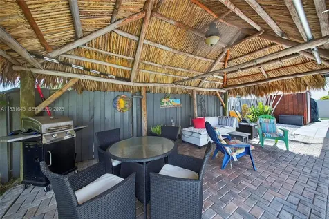 380 SE 1st Terrace Pompano Beach FL 33060