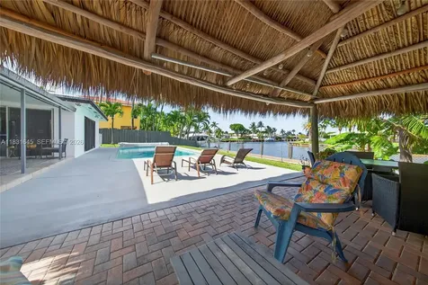 380 SE 1st Terrace Pompano Beach FL 33060