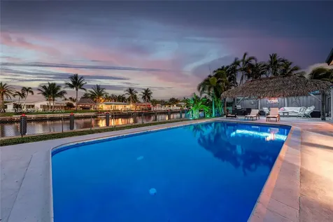 380 SE 1st Terrace Pompano Beach FL 33060