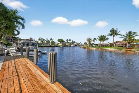 380 SE 1st Terrace Pompano Beach FL 33060