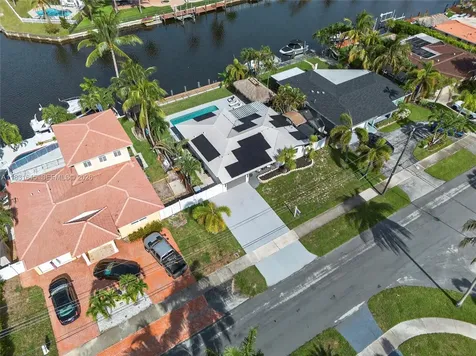 380 SE 1st Terrace Pompano Beach FL 33060