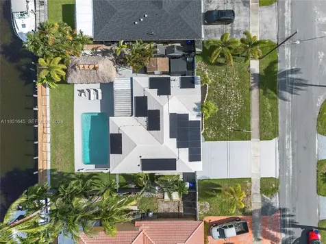 380 SE 1st Terrace Pompano Beach FL 33060