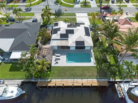 380 SE 1st Terrace Pompano Beach FL 33060