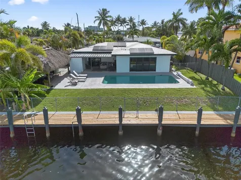 380 SE 1st Terrace Pompano Beach FL 33060