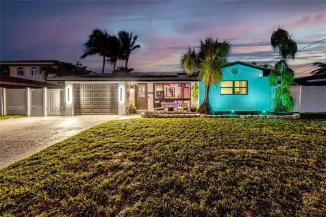 380 SE 1st Terrace Pompano Beach FL 33060