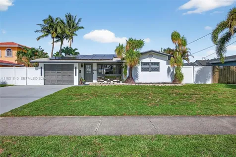 380 SE 1st Terrace Pompano Beach FL 33060