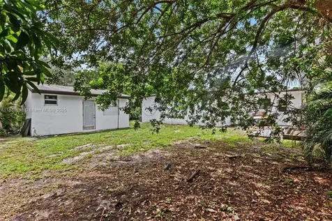 7201 Hayes Street Hollywood FL 33024