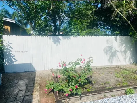 7201 Hayes Street Hollywood FL 33024