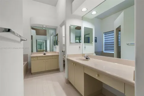 2373 NW 195th Avenue Pembroke Pines FL 33029