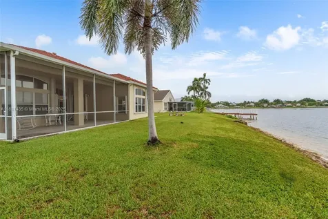 2373 NW 195th Avenue Pembroke Pines FL 33029