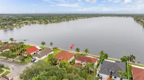 2373 NW 195th Avenue Pembroke Pines FL 33029