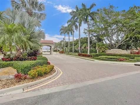 2373 NW 195th Avenue Pembroke Pines FL 33029