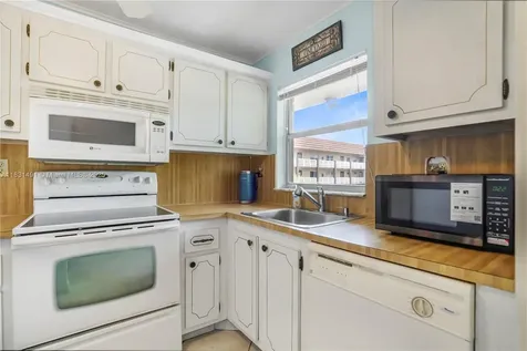 9261 Sunrise Lakes Boulevard Sunrise FL 33322