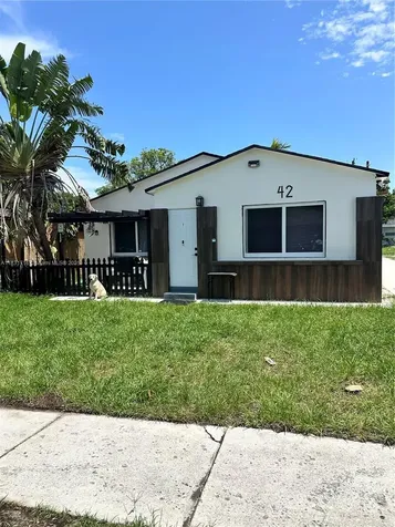 42 SE 10th Terrace Dania Beach FL 33004