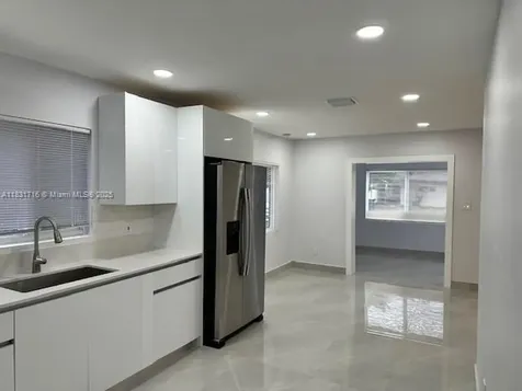 42 SE 10th Terrace Dania Beach FL 33004