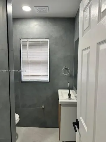42 SE 10th Terrace Dania Beach FL 33004