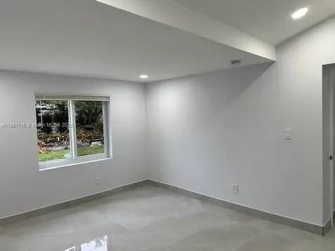 42 SE 10th Terrace Dania Beach FL 33004