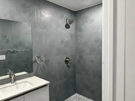 42 SE 10th Terrace Dania Beach FL 33004