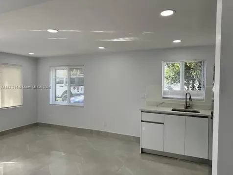 42 SE 10th Terrace Dania Beach FL 33004