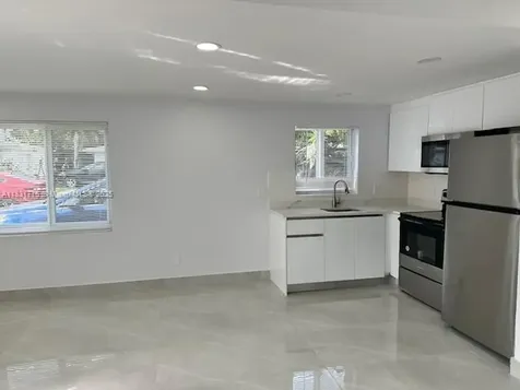 42 SE 10th Terrace Dania Beach FL 33004