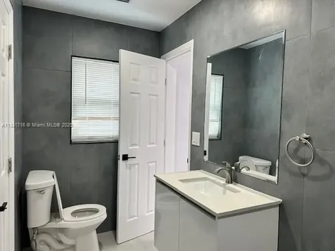 42 SE 10th Terrace Dania Beach FL 33004