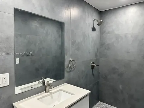 42 SE 10th Terrace Dania Beach FL 33004