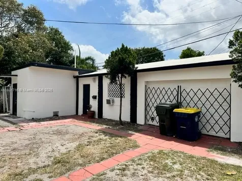 42 SE 10th Terrace Dania Beach FL 33004