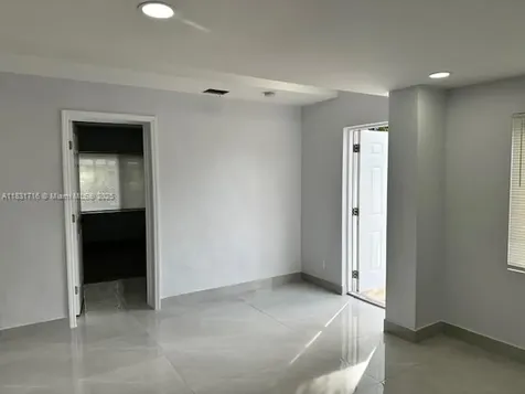 42 SE 10th Terrace Dania Beach FL 33004