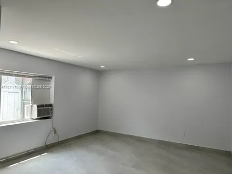 42 SE 10th Terrace Dania Beach FL 33004