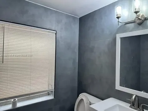 42 SE 10th Terrace Dania Beach FL 33004