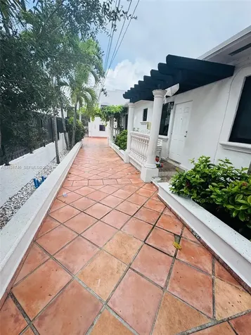 1236 SW 4th Street Miami FL 33135