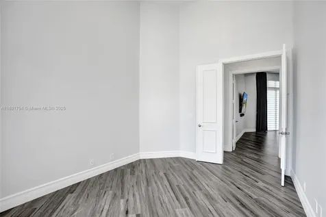 11056 Blackhawk Boulevard Davie FL 33328