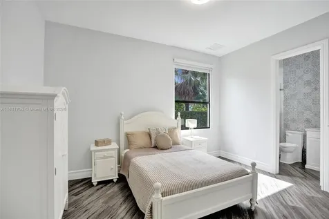 11056 Blackhawk Boulevard Davie FL 33328