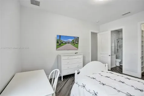 11056 Blackhawk Boulevard Davie FL 33328