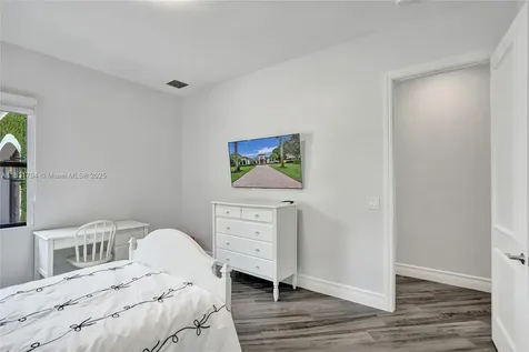 11056 Blackhawk Boulevard Davie FL 33328