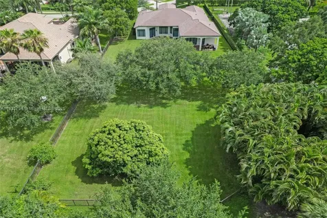 11056 Blackhawk Boulevard Davie FL 33328
