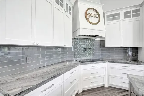 11056 Blackhawk Boulevard Davie FL 33328