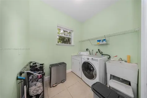8229 SW 173rd Terrace Palmetto Bay FL 33157
