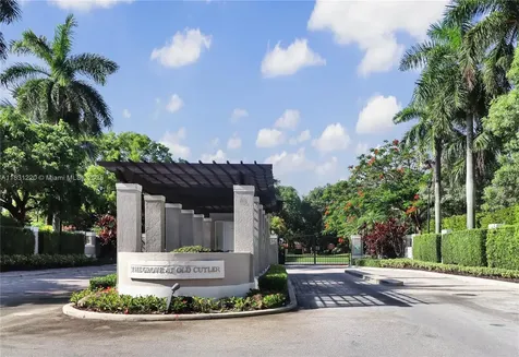 8229 SW 173rd Terrace Palmetto Bay FL 33157