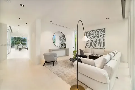 1011 W 48th Street Miami Beach FL 33140
