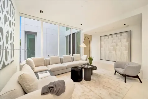 1011 W 48th Street Miami Beach FL 33140