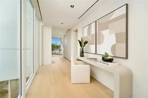 1011 W 48th Street Miami Beach FL 33140