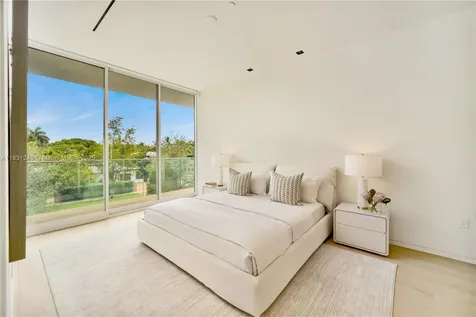 1011 W 48th Street Miami Beach FL 33140