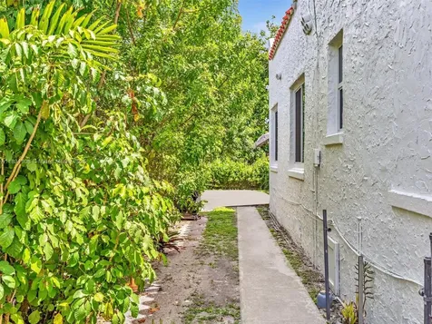 1342 NW 55th Terrace Miami FL 33142