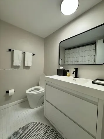 5700 Collins Avenue Miami Beach FL 33140