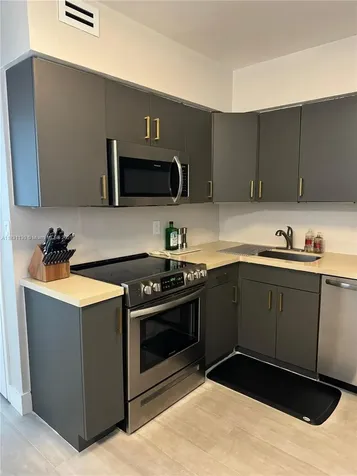 5700 Collins Avenue Miami Beach FL 33140