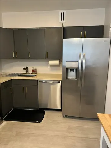 5700 Collins Avenue Miami Beach FL 33140