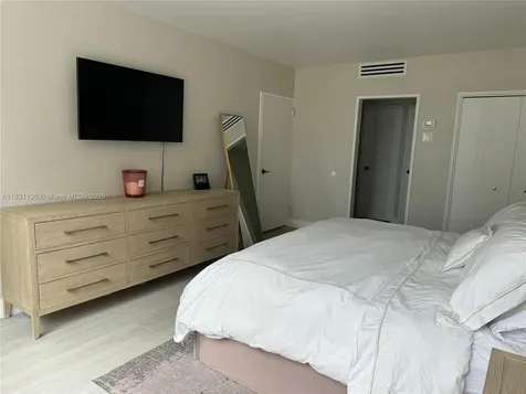 5700 Collins Avenue Miami Beach FL 33140