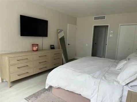 5700 Collins Avenue Miami Beach FL 33140