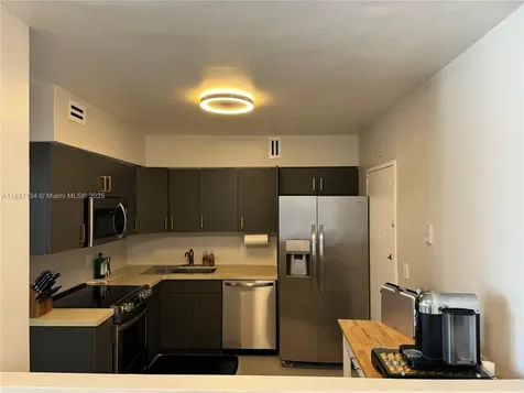 5700 Collins Avenue Miami Beach FL 33140
